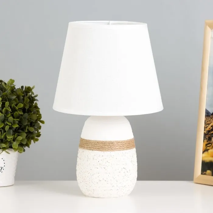 Lampe de table décorative moderne